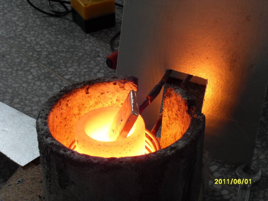熔煉爐電源控制部分的原理是什么？