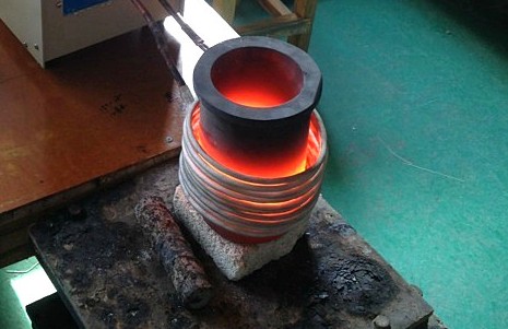 什么是金屬熔煉爐小型金屬熔煉爐有什么優(yōu)勢