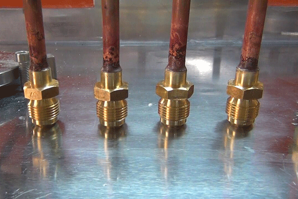 銅管接頭釬焊機(jī)-4.png