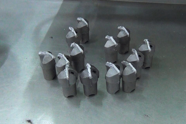 16工位鉆頭自動(dòng)釬焊機(jī)-5.png